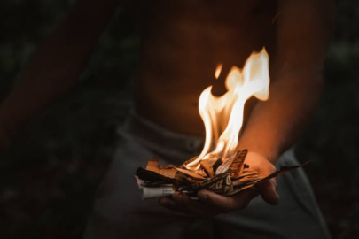 Tarih yeniden yazılıyor: 400 bin yıllık ateş izleri bulundu