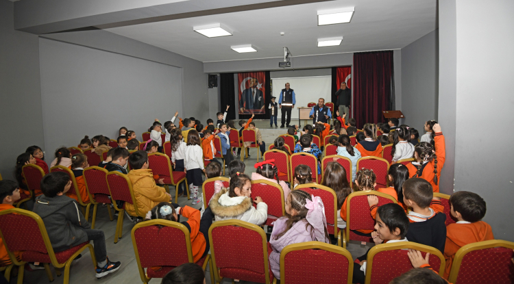 Osmangazi'de miniklere ‘Zabıta Dersi’: Eğlenerek öğrendiler-Bursa Hayat-3