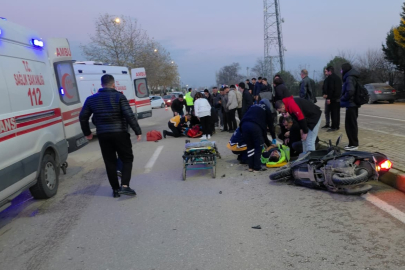 Bursa’da motosiklet yayaya çarptı: 1’i ağır 2 yaralı