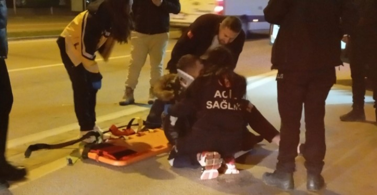 Bursa'da feci kaza! Otomobilin çarptığı yaya ağır yaralandı -Bursa Hayat-3