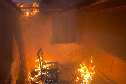 Bursa’da mesken tutulan terk edilmiş evde çıkan yangın korkuttu