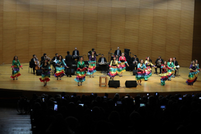 Bursa’da Roman ve Balkan ezgileriyle coşku dolu gece