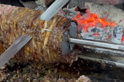 Bursa’nın asırlık ticaret noktasında yeni lezzet: Cağ döner