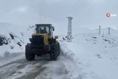 Şırnak’ta kar esareti! Ekipler eksi 20 derecede çalışıyor