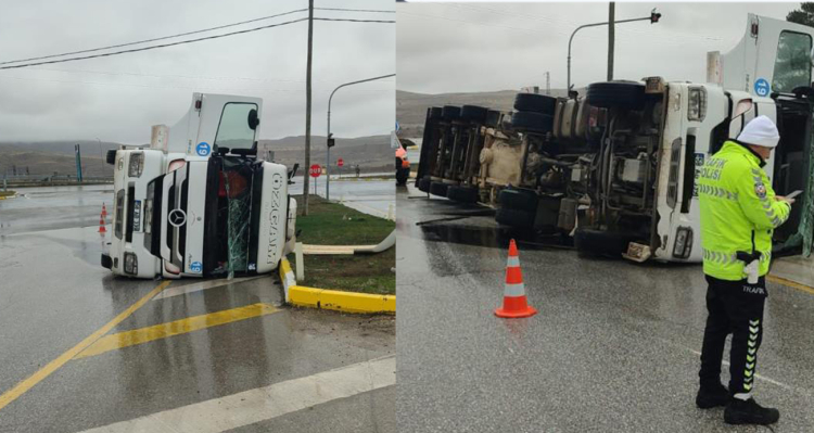Haberleri yayınlandı, kaza geçirdi! Yeni tırına 
