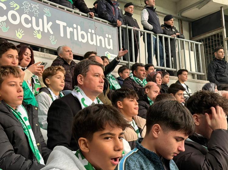 Bursaspor’a tribünde destek! Gülbahçe, Hürriyet ve İstiklal mahallelerinden… -Bursa Hayat-2