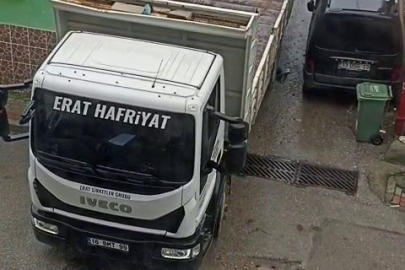 Bursa’da tepki çeken hareket! Çarptığı aracı bırakıp kaçtı