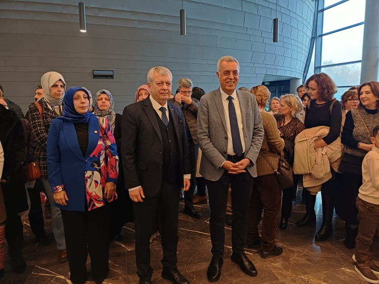 Evrensel edebiyat Bursa'da buluştu! ‘Cengiz Aytmatov Günleri’ kapılarını açtı -Bursa Hayat-3