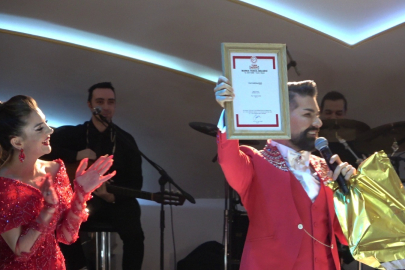 Bursa’da matineye patent sürprizi! “Heralde” kelimesi hediye edildi