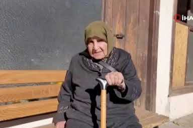 Erzincan’da 90 yaşındaki Fikriye Güller hafızası ve manileriyle ilgi odağı