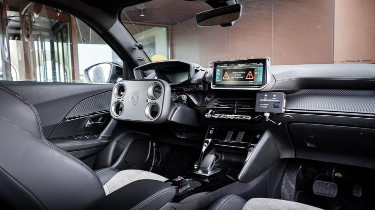 Yuvarlak direksiyona elveda: Peugeot 'Kare' devrimini resmen başlatıyor!-Bursa Hayat Gazetesi-3