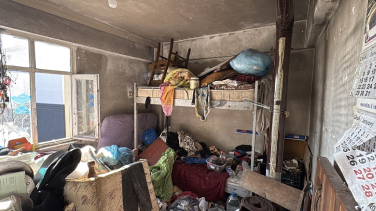 Mahalleli şikayet etti: Evden 10 kamyon çöp çıkarıldı!-Bursa Hayat Gazetesi-2