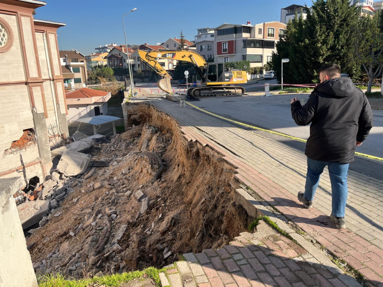 Bursa'da yürüyüş yaparken fark etti, 31 öğrencinin hayatını kurtardı-Bursa Hayat Gazetesi-5