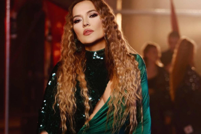 Demet Akalın’dan yeni çanta paylaşımı: Fiyatı dudak uçuklattı!