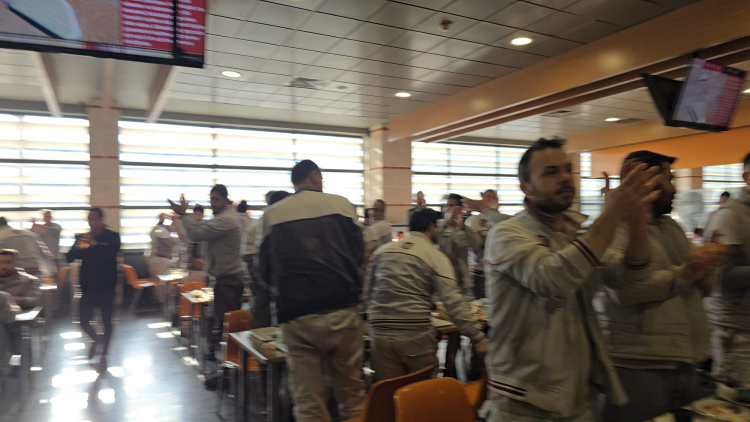 TOFAŞ fabrikasında sözleşme krizi: İşçiler yemekhanelerde eylem yaptı-Bursa Hayat Gazetesi-3