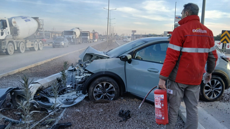 Bursa’da mucize kurtuluş! Hurdaya dönen araçtan sağ çıktı-Bursa Hayat-2