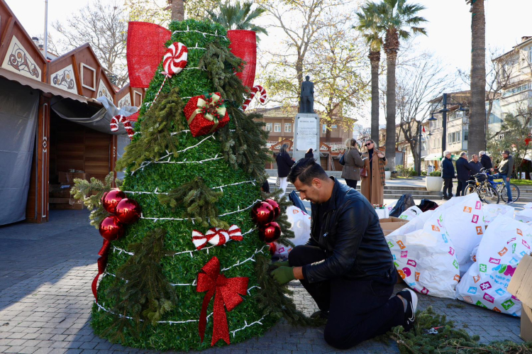 Mudanya’da hazırlıklar tamamlandı! Mütareke Meydanı'nda yeni yıl coşkusu - Bursa Hayat Gazetesi-3