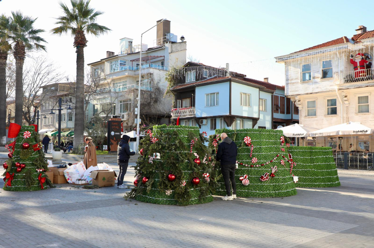 Mudanya’da hazırlıklar tamamlandı! Mütareke Meydanı'nda yeni yıl coşkusu - Bursa Hayat Gazetesi-4