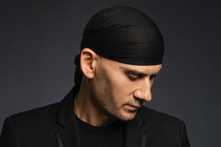 Şarkıcı Altay’ın sahne ritüeli merak uyandırdı!