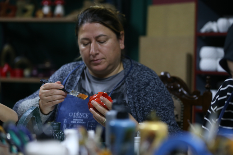 Bursa’da kadınlar sanatla hem huzur hem gelir elde ediyor-Bursa Hayat-4