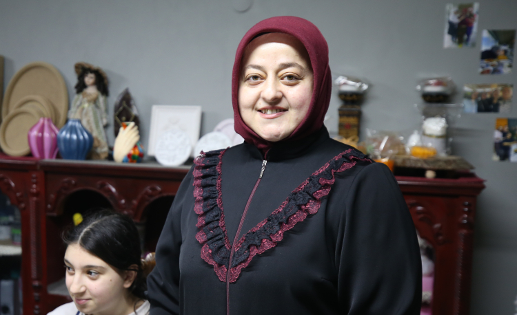 Bursa’da kadınlar sanatla hem huzur hem gelir elde ediyor-Bursa Hayat-2
