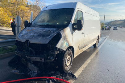 Bursa'da minibüste çıkan yangına BUSKİ müdahalesi