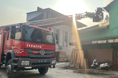 Bursa’da yangın paniği: Alevler çatı katında başladı