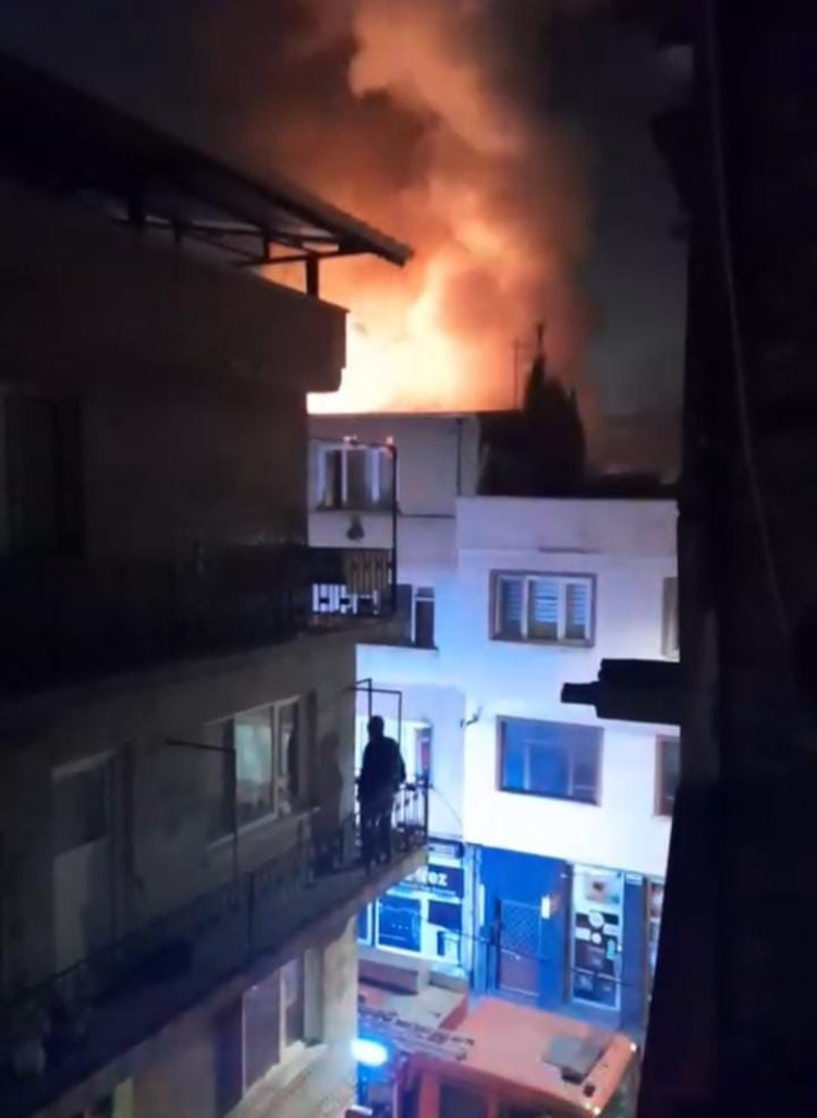 Bursa’da çatı yangını: Büyük panik yaşandı!-Bursa Hayat-2