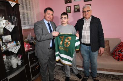 Erkan Aydın, Yunus Emre’nin mutluluğunu paylaştı