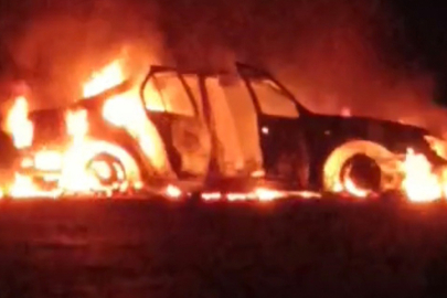 Seyir halindeki otomobil alev topuna döndü!