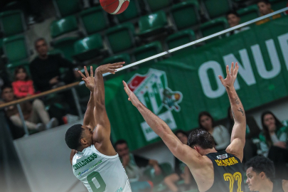 Bursaspor Basketbol evinde Mersin SK engelini 99-88 ile geçti!