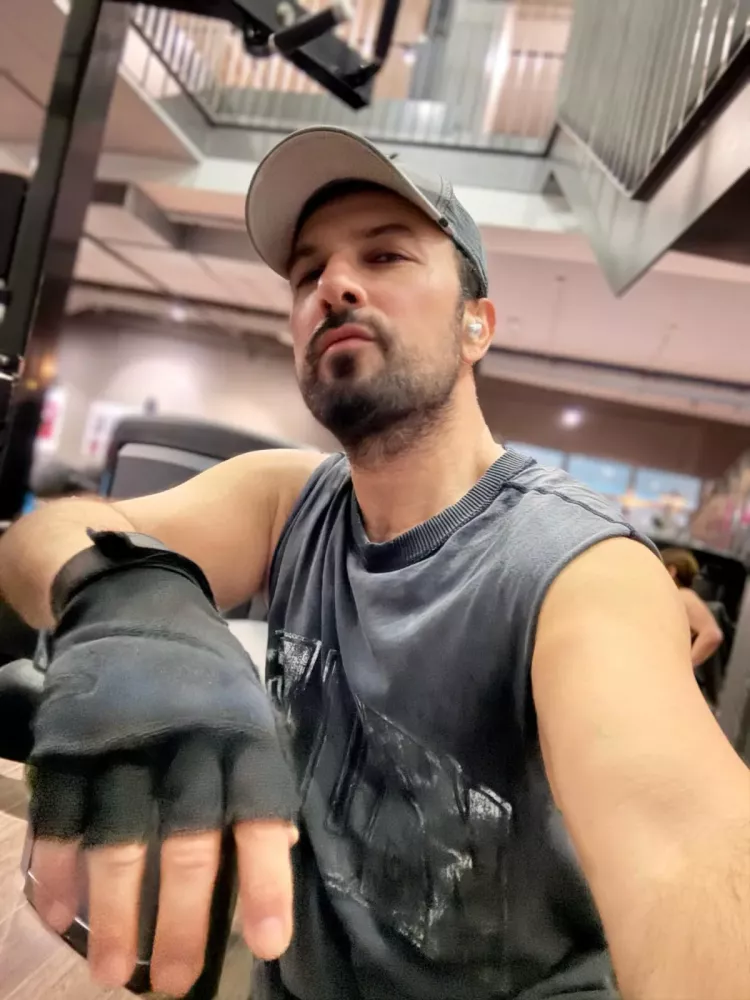 Megastar Tarkan’dan konser öncesi spor paylaşımı geldi!-Bursa Hayat-2