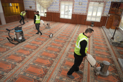 Bursa Yenişehir’de camiler üç aylara hazırlandı