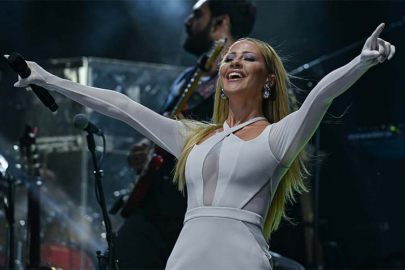 Derya Uluğ’un 3 günlük konser maratonu: Evinin yolunu unuttu!