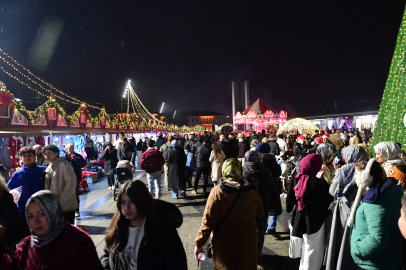 Osmangazi Meydanı'nda yılbaşı festival alanı Bursalıları büyülüyor