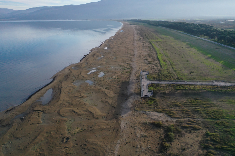 İznik Gölü can çekişiyor: Su seviyesinde kritik düşüş!-Bursa Hayat Gazetesi-4