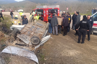 Bursa’da trafik kazası: otomobil devrildi!