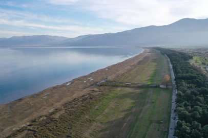 İznik Gölü can çekişiyor: Su seviyesinde kritik düşüş!