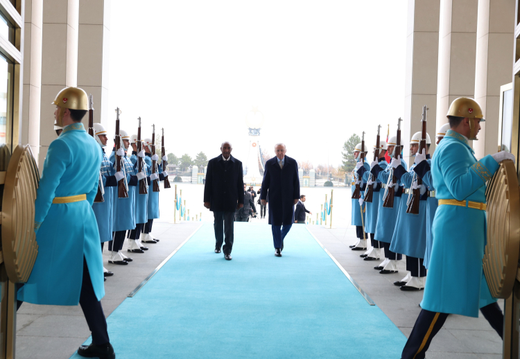 Erdoğan, Sudan Lideri el Burhan’ı karşıladı: İkili görüşmeler başladı-Bursa Hayat-2