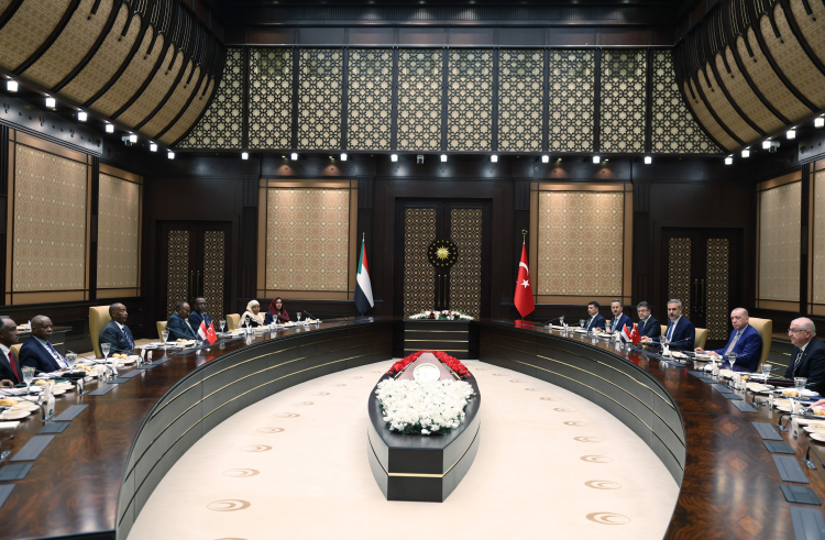 Erdoğan, Sudan Lideri el Burhan’ı karşıladı: İkili görüşmeler başladı-Bursa Hayat-5
