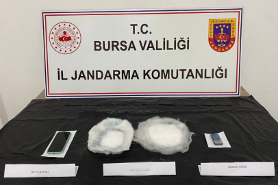 Bursa jandarması Kestel'de şüpheli araçta arama gerçekleştirdi