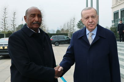 Erdoğan, Sudan Lideri el Burhan’ı karşıladı: İkili görüşmeler başladı