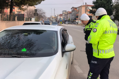 İnegöl’de korsan taksi denetimi: Cezadan kaçamadılar!