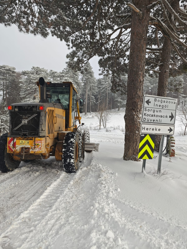 Bursa’da ekipler teyakkuzda! 10 ilçe ve 51 mahallede karla mücadele başladı -Bursa Hayat-4