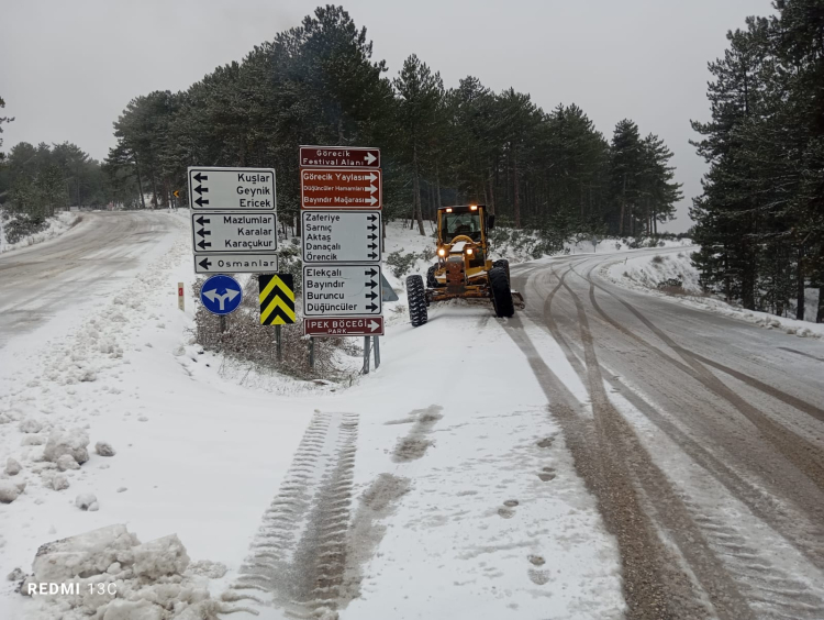 Bursa’da ekipler teyakkuzda! 10 ilçe ve 51 mahallede karla mücadele başladı -Bursa Hayat-2