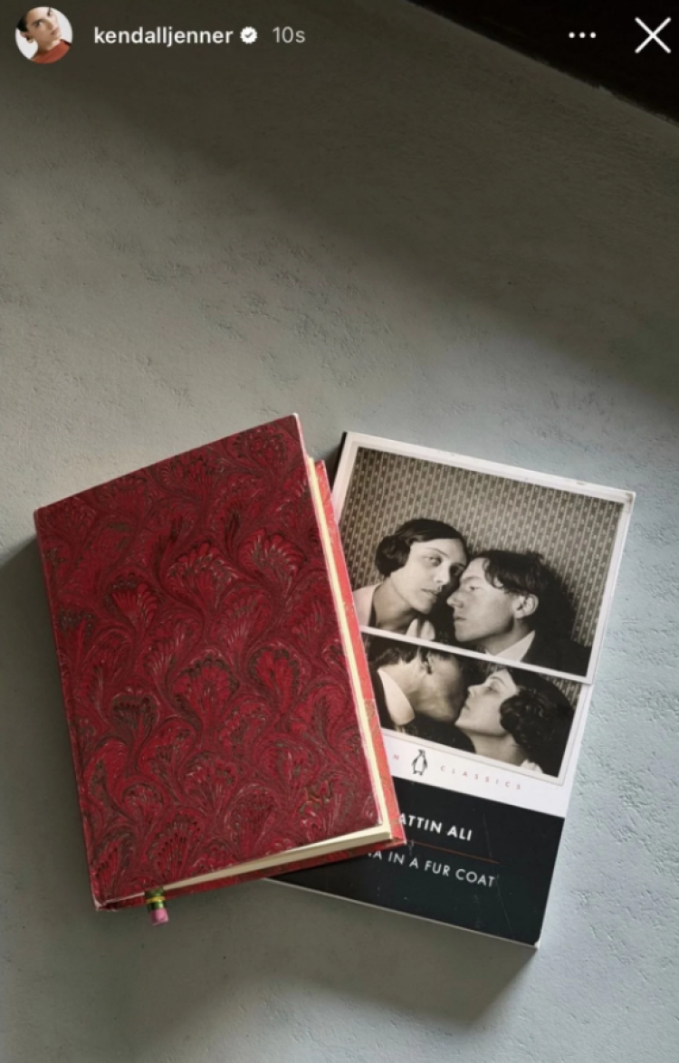 Kendall Jenner, Sabahattin Ali okuyor! Paylaşımı viral oldu -Bursa Hayat-2