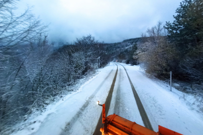 Bursa’da ekipler teyakkuzda! 10 ilçe ve 51 mahallede karla mücadele başladı