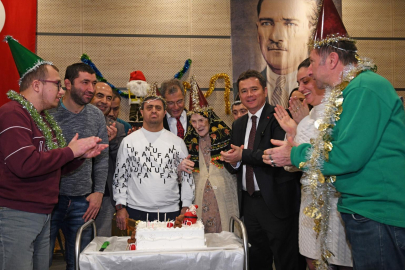 Osmangazi Belediyesi OBAM’da yeni yılı coşku ve dayanışmayla karşıladı