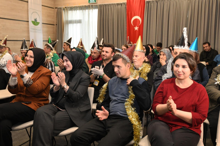 Osmangazi Belediyesi OBAM’da yeni yılı coşku ve dayanışmayla karşıladı - Bursa Hayat Gazetesi-2