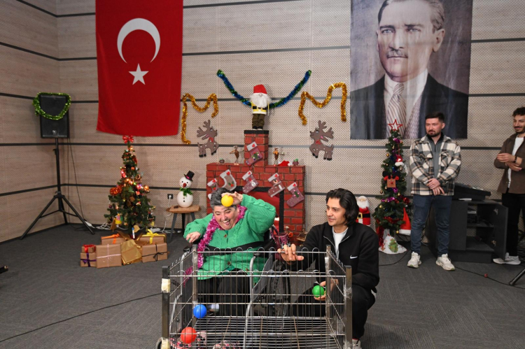 Osmangazi Belediyesi OBAM’da yeni yılı coşku ve dayanışmayla karşıladı - Bursa Hayat Gazetesi-4